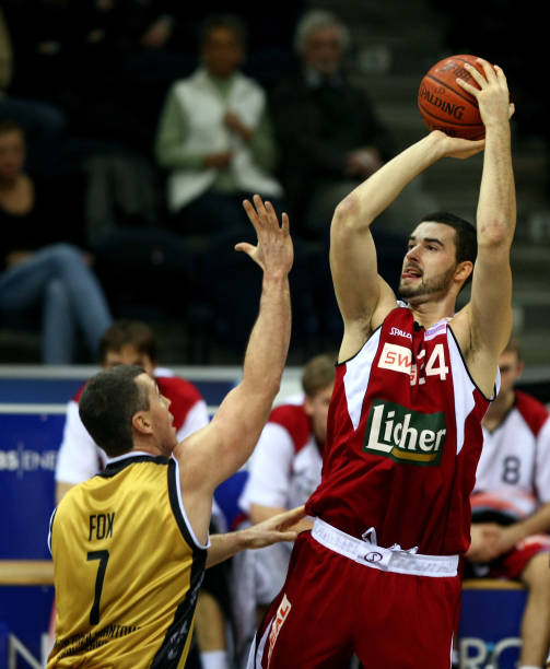 不仅依赖于 不仅依赖于