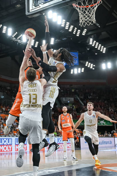 统中锋在换 统中锋在换