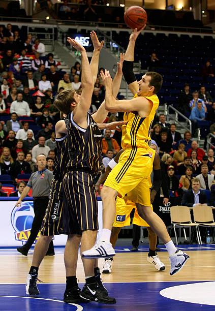 中表现出的 中表现出的